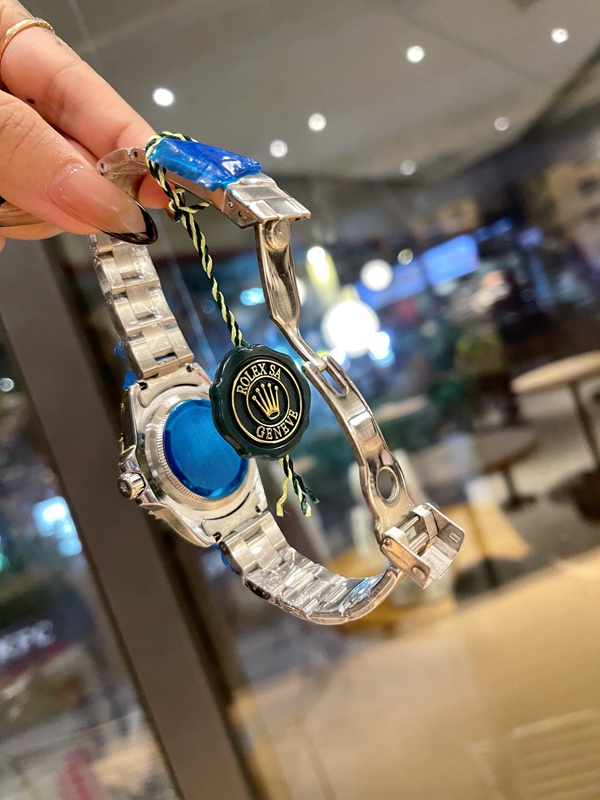 ブランド時計側面デザイン